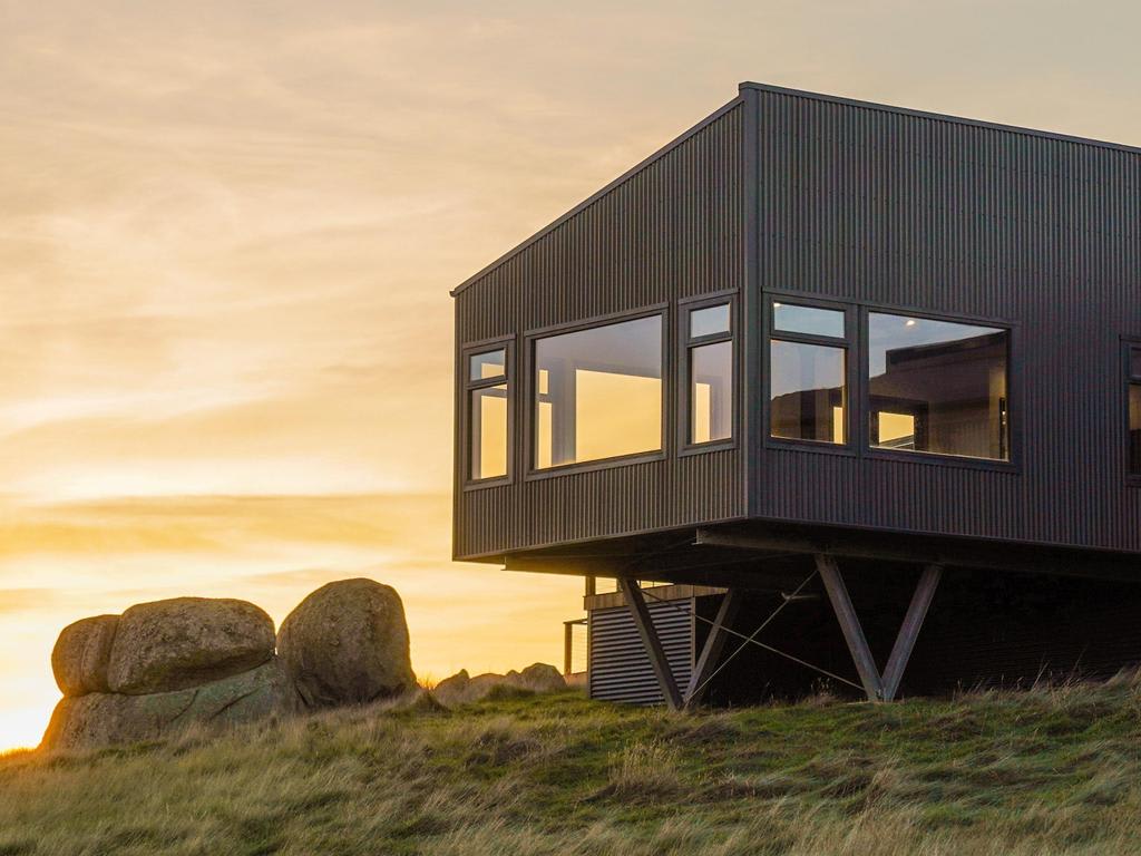 Nulla Vale: Off-the-grid property near Lancefield sits in landscape of monolithic granite boulders